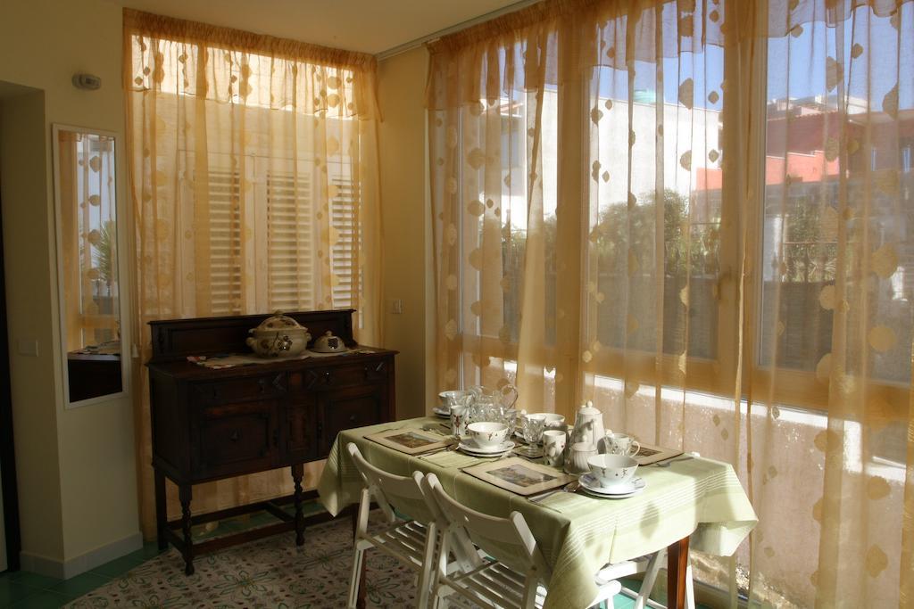 Bed And Breakfast Angolo Fiorito Civitavecchia Room photo