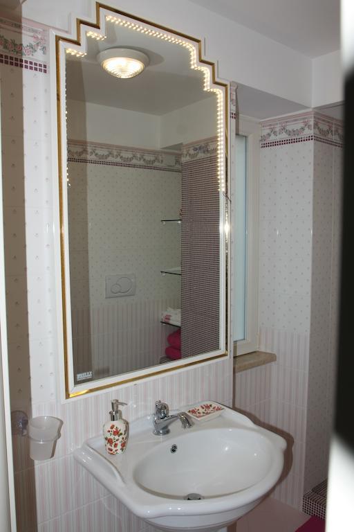 Bed And Breakfast Angolo Fiorito Civitavecchia Room photo