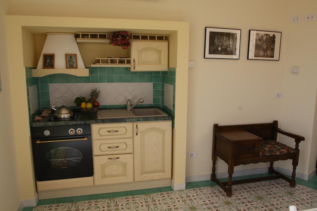 Bed And Breakfast Angolo Fiorito Civitavecchia Exterior photo