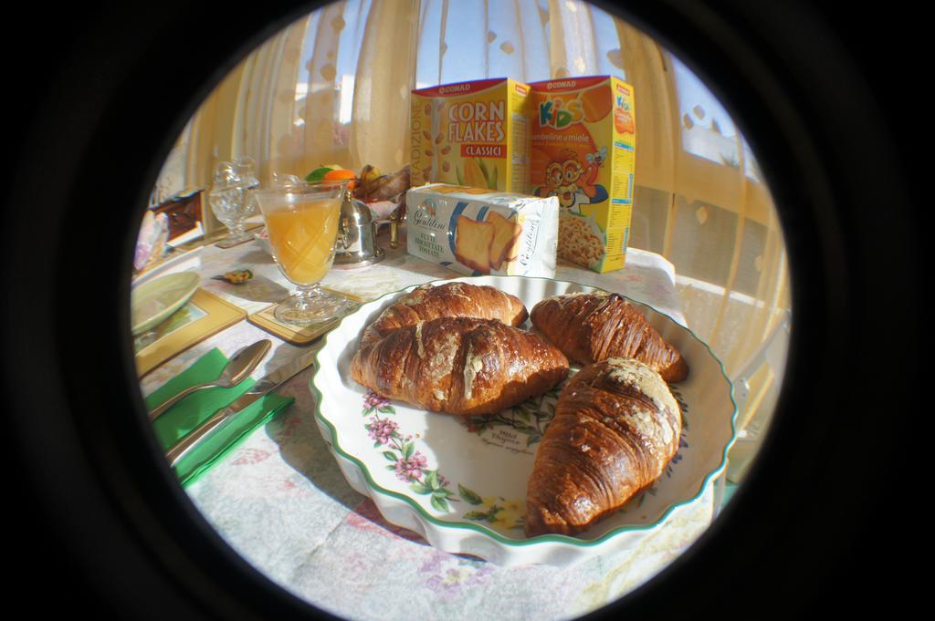 Bed And Breakfast Angolo Fiorito Civitavecchia Exterior photo